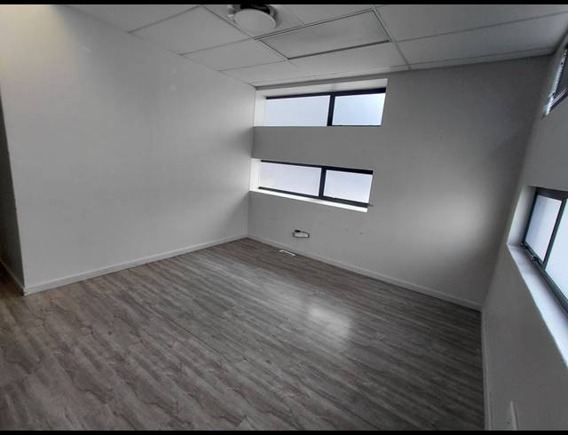 45M² MEDICAL SUITE TO LET IN FOURWAYS